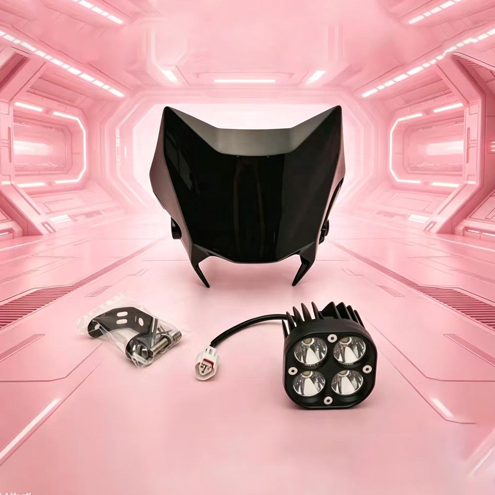 Tech Accessories For Work - ไฟส่องสว่าง LED ทรงสี่เหลี่ยม 4*4 พร้อมอุปกรณ์เสริมฝาครอบไฟหน้า คอนเนคเตอร์